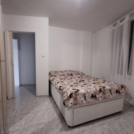 Maisonette In The Center Of Varna Two Bedrooms Free Parking Kültér fotó